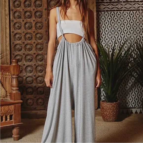 BUCKETLIST Gray Wide Leg Suspender Loungewear Jumpsuit Size L - Picture 2 of 11